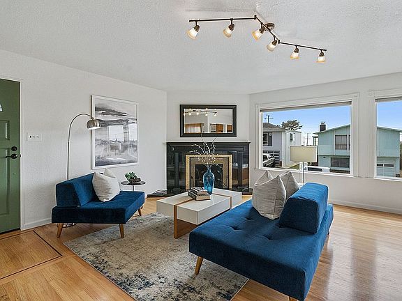 4th image of 269 Catalina Ave