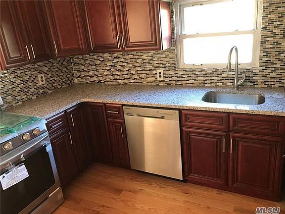 3rd image of 296 Lehrer Ave