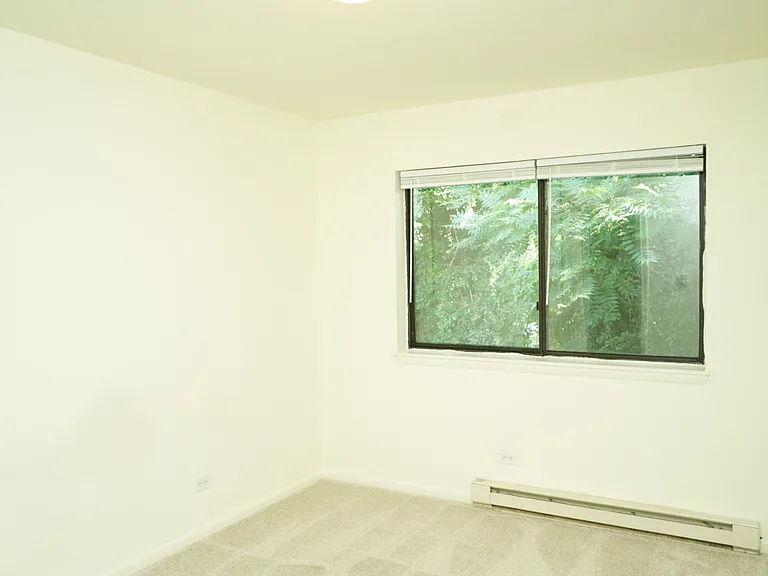 Lynnhaven Apartments — Photo 13