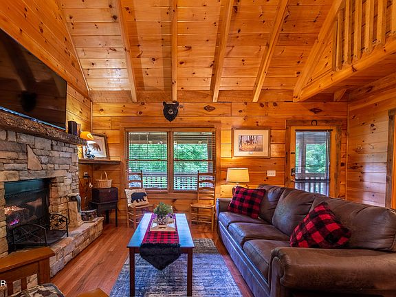 4th image of 903 Hideaway Hills Cir