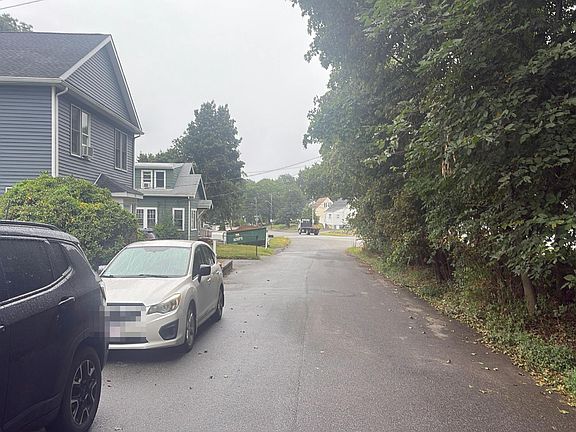 4th image of 307 Lynnfield St