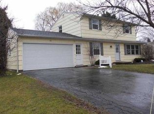 33 Lambeth Loop, Fairport, NY 14450