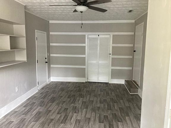 5th image of 913 Hendry Dr
