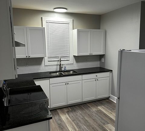 5th image of 268 W Park Ave