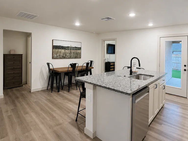 7701 Date Ave — Photo 4