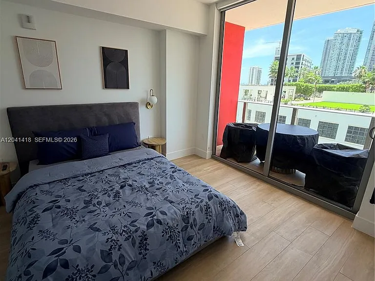 90 NE 32nd St #707 — Photo 18