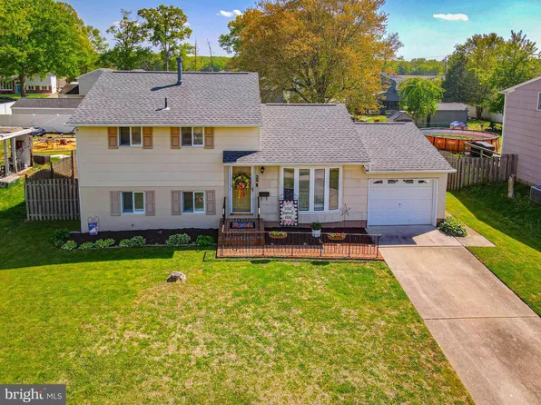 29 Barclay Dr, Pennsville, NJ 08070