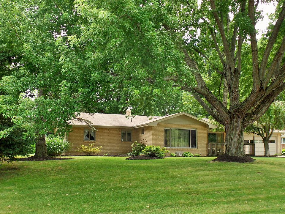 1st image of 1402 S Manor Dr