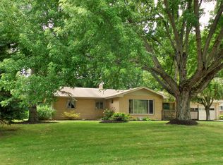 1402 S Manor Dr, Saint Joseph, MI 49085