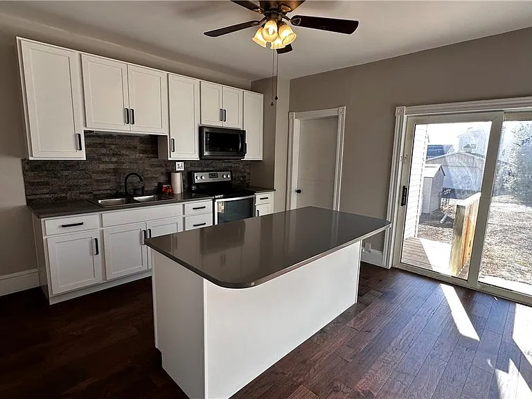 21 Davey Ave — Photo 13