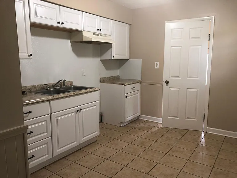 3702 Ivanhoe Ave — Photo 4