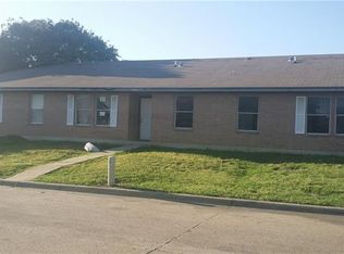 2209 Summer Day Dr, Arlington, TX 76014