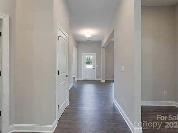 4th image of 5013 Kings Pinnacle Dr #32