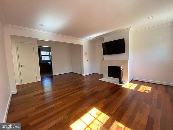4th image of 527 Bashford Ln APT 3