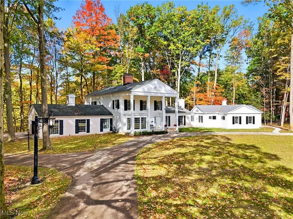 9700 Rollin Rd, Waite Hill, OH 44094