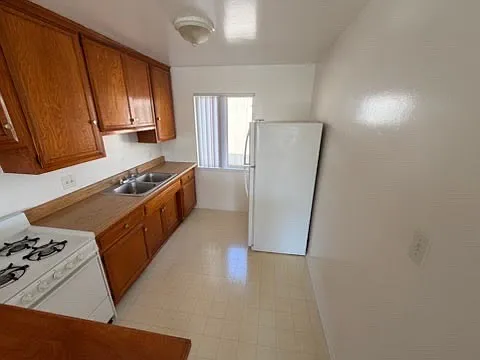 7326 Neo St #O — Photo 5