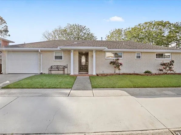 2016 Pelitere Dr, Chalmette, LA 70043