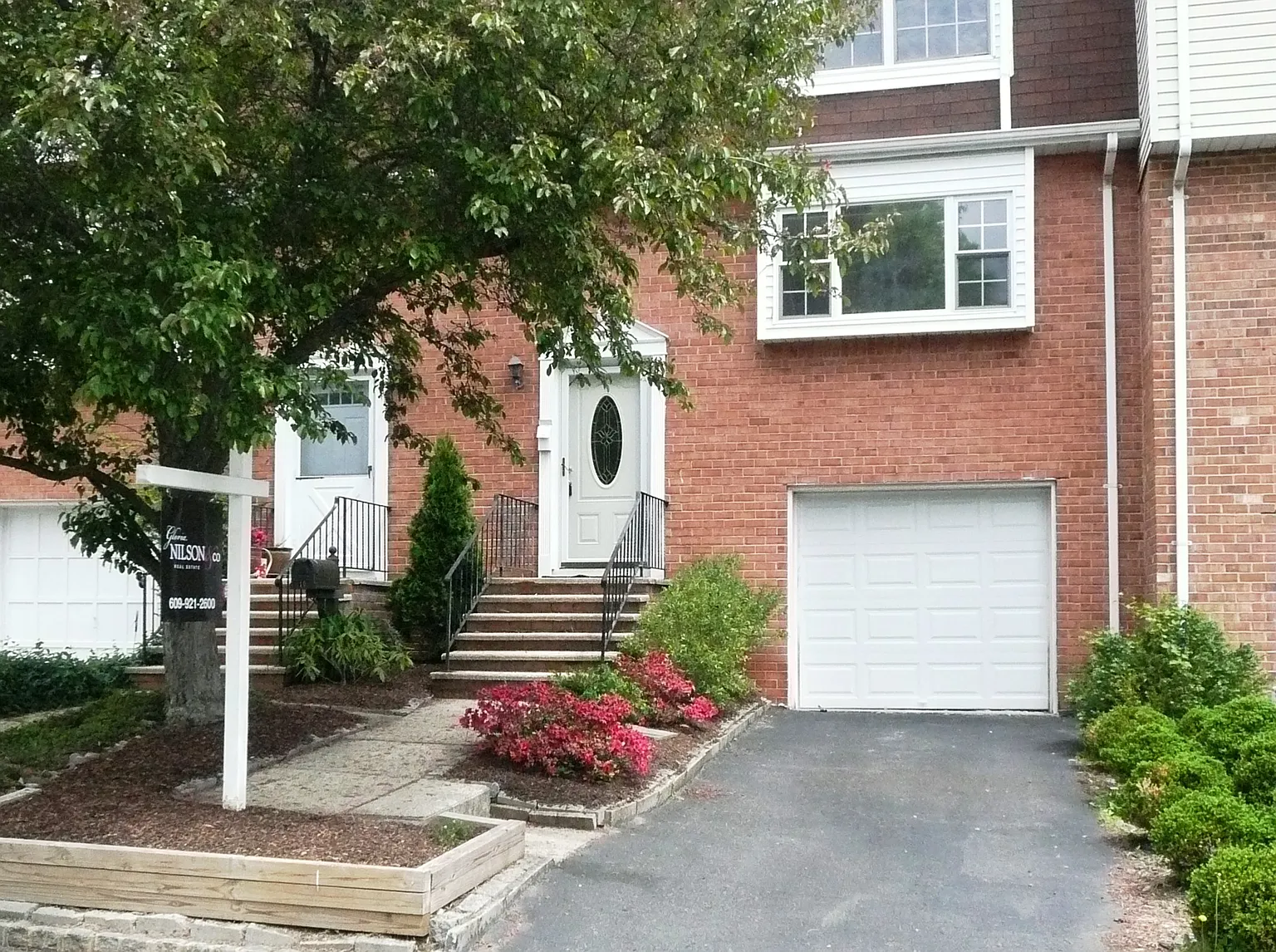 8 Catbird Ct photo 1