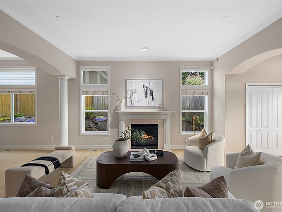 4th image of 4227 NE 27th Place