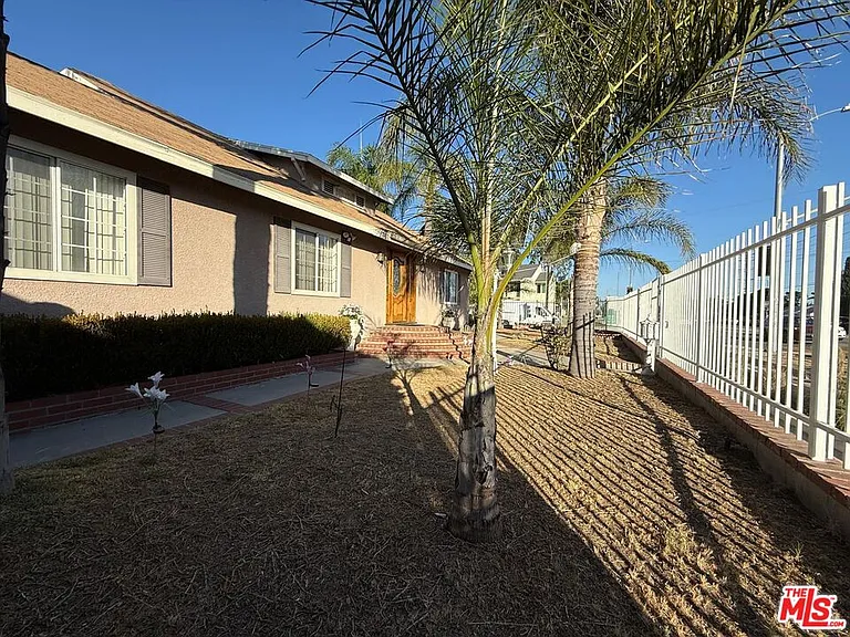 9900 Laurel Canyon Blvd — Photo 17