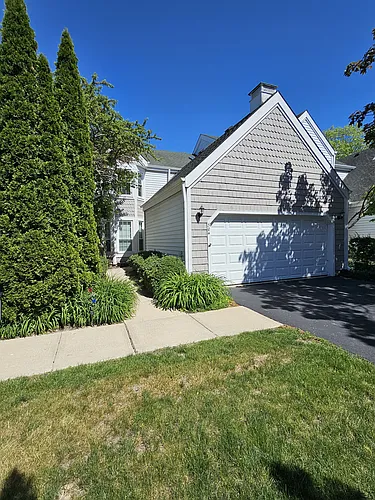 304 Hill St Photo 1