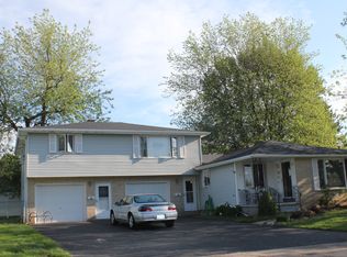 42 Roosevelt Ave, Lancaster, NY 14086