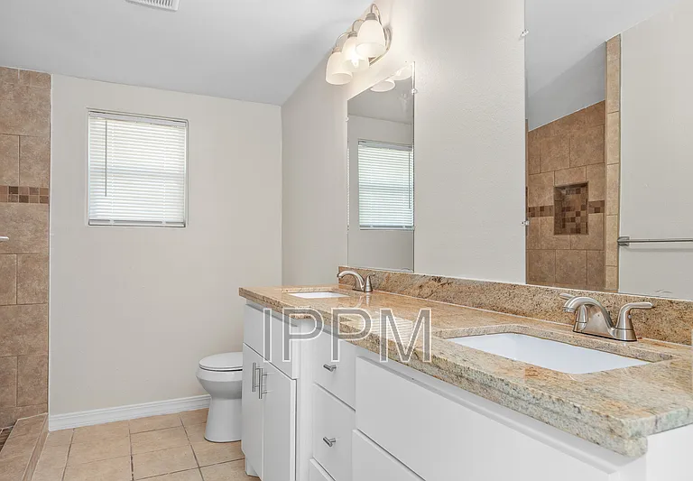 1651 Hamilton St — Photo 12
