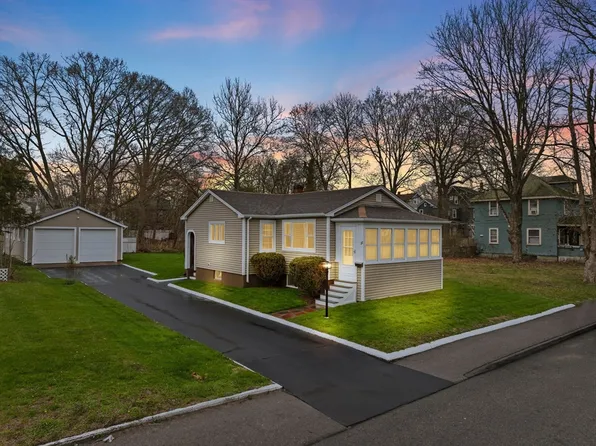 22 E Broadway, Taunton, MA 02780