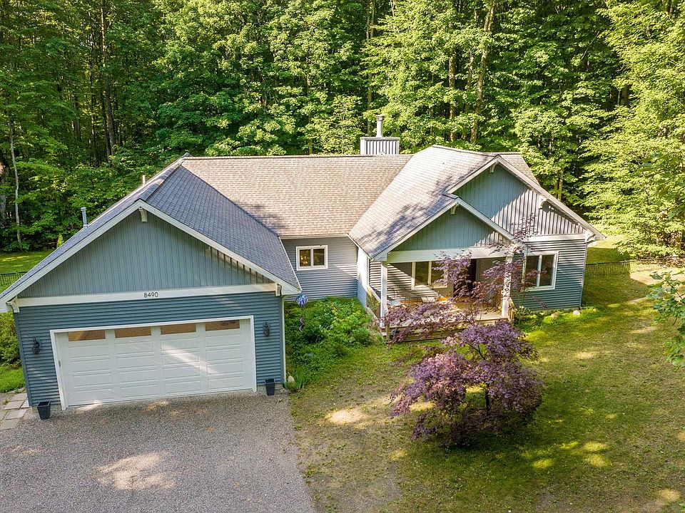 1st image of 8490 Reynolds Rd