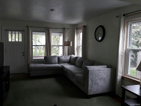 3rd image of 274 W Girard Blvd