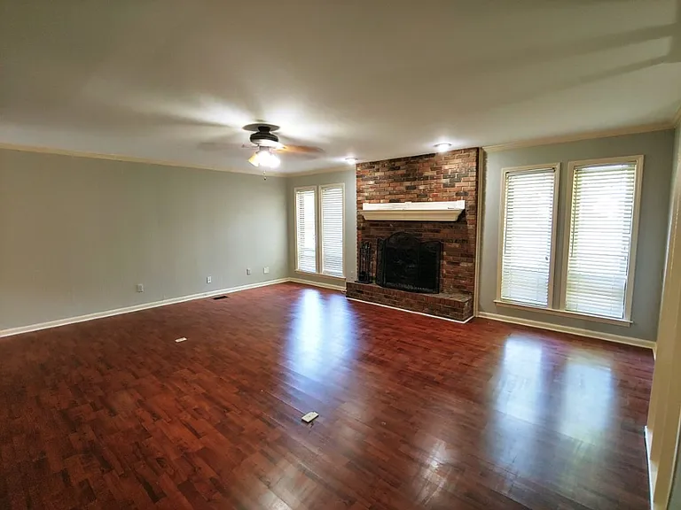 5 Hickory Ln — Photo 2