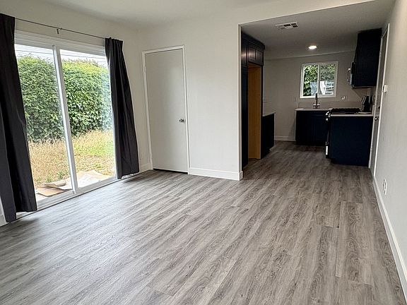 3rd image of 433 S Arcade Dr