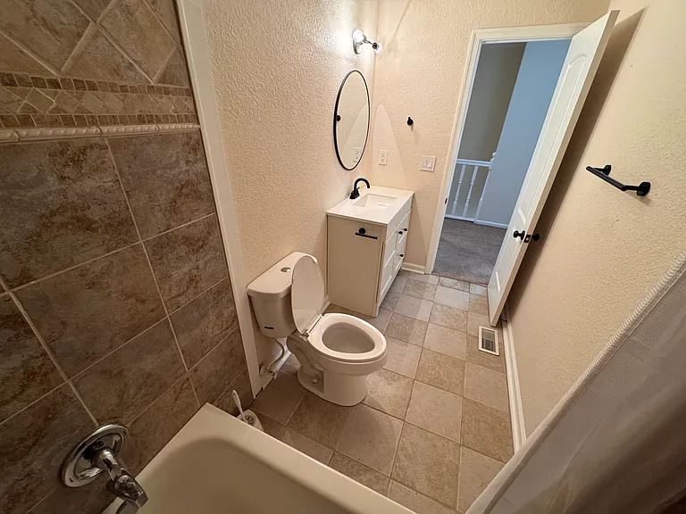 534 Biltmore Dr — Photo 20
