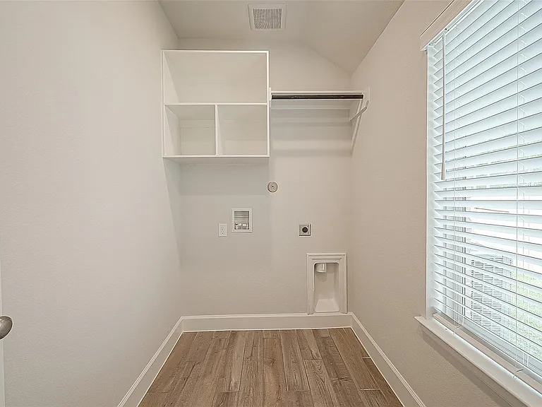 213 McCrea Ct — Photo 23