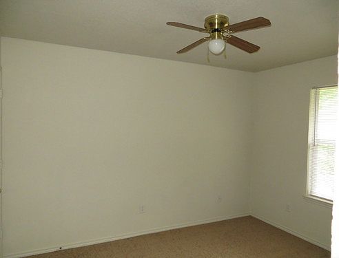 4th image of 407 Creek St APT C