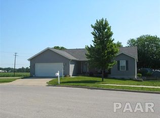 104 Sandyshores Dr, Chillicothe, IL 61523