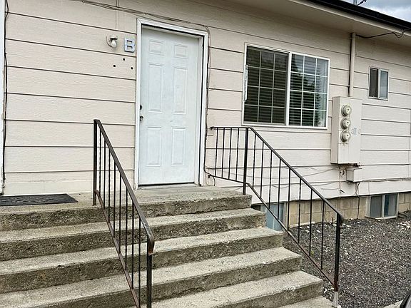 2nd image of 713 Airway Ave #B