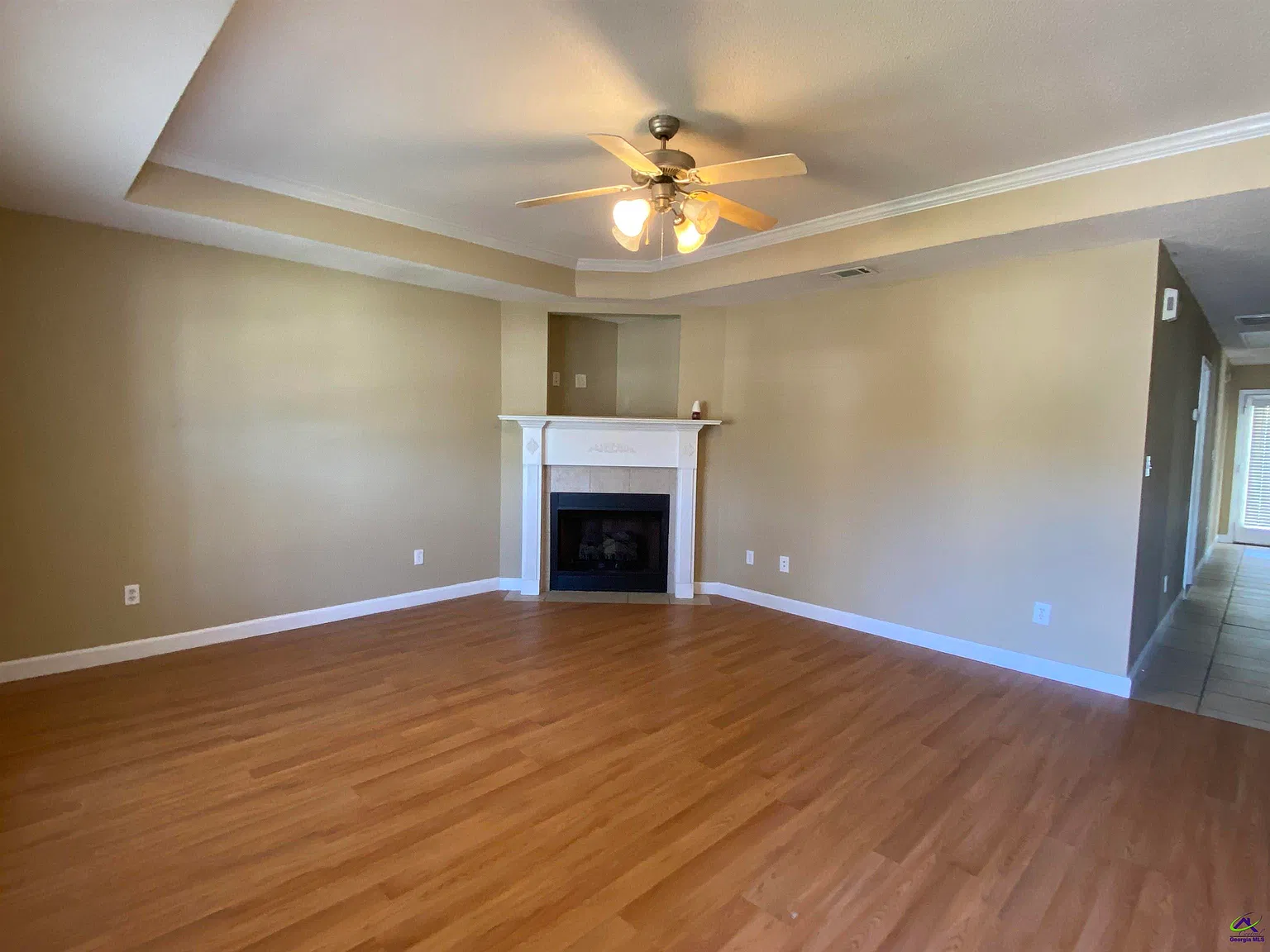 3 bed, 2.0 bath, 1567 sqft, $1,600 — Photo 2