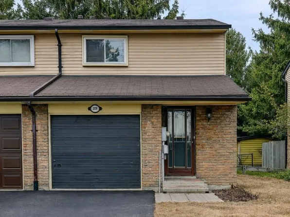 927 Burns St W #29, Whitby, ON L1N 6J5