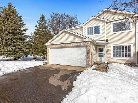2nd image of 10814 Lexington Dr