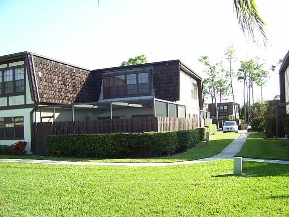 22'x25' Screened Patio