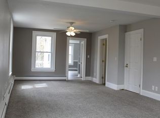 111 High St APT 3, Amesbury, MA 01913