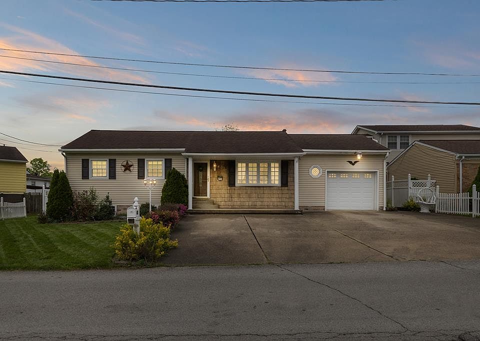 1st image of 405 Baywood Avenue