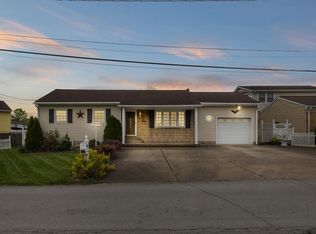 405 Baywood Ave, Moundsville, WV 26041