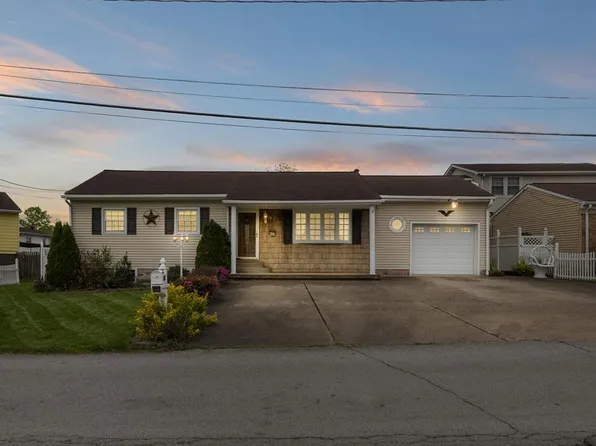 405 Baywood Avenue, Moundsville, WV 26041