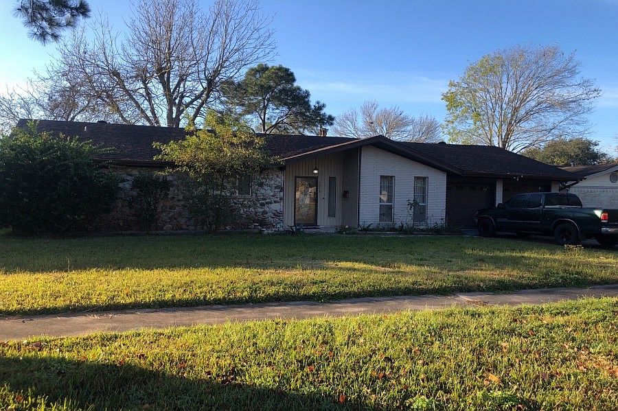 1st image of 7919 Larkspur Dr