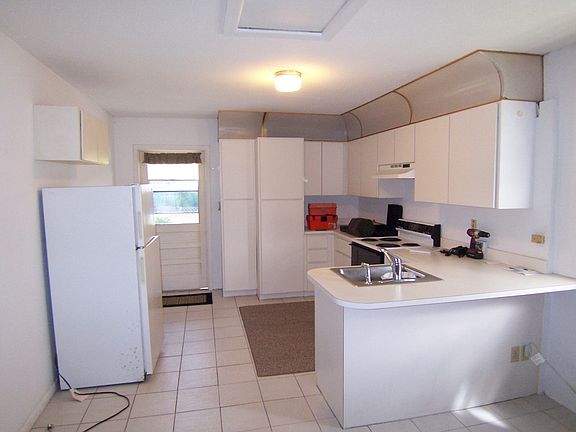 4th image of 1383 NE Croton St