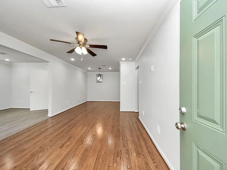 5003 Enyart St — Photo 2