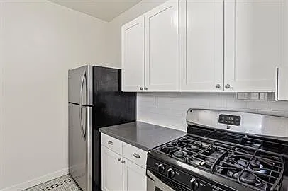 Adams Apartments — Photo 15