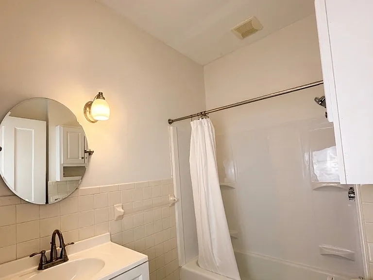 3850-3852 De Tonty St #3850A — Photo 9